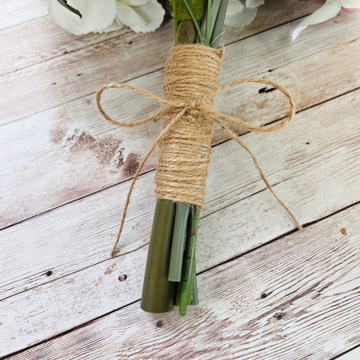 Hand tied bridesmaid fashion bouquets